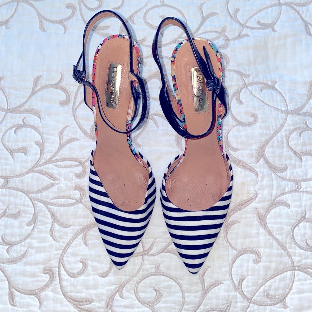 Low heel pointy sandal